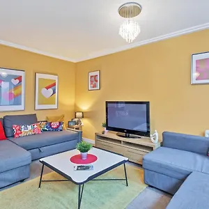 Brighton's Best Big House 1 - By My Getaways Holiday home