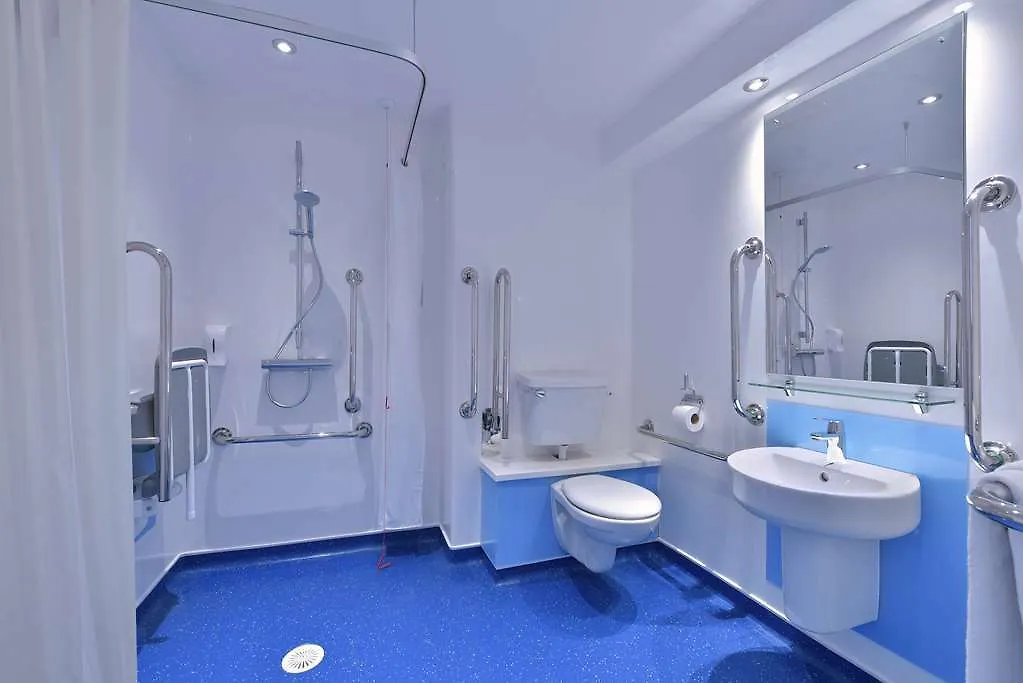Travelodge Brighton 3*,